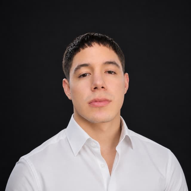 Cristhian Ávila — Founder & CEO de CrizMark LLC